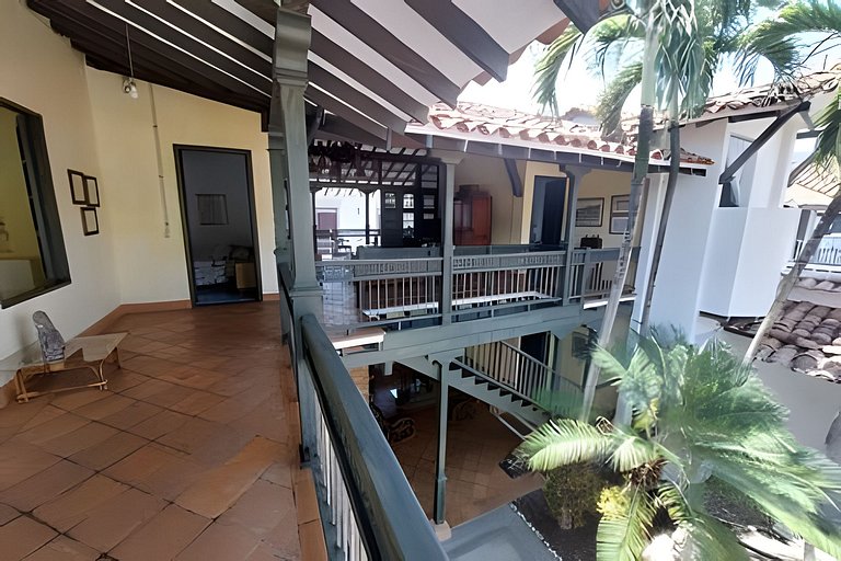 Casa en Cauca Viejo con piscina, jacuzzi y turco
