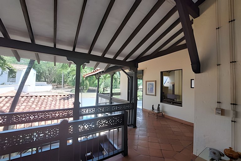 Casa en Cauca Viejo con piscina, jacuzzi y turco