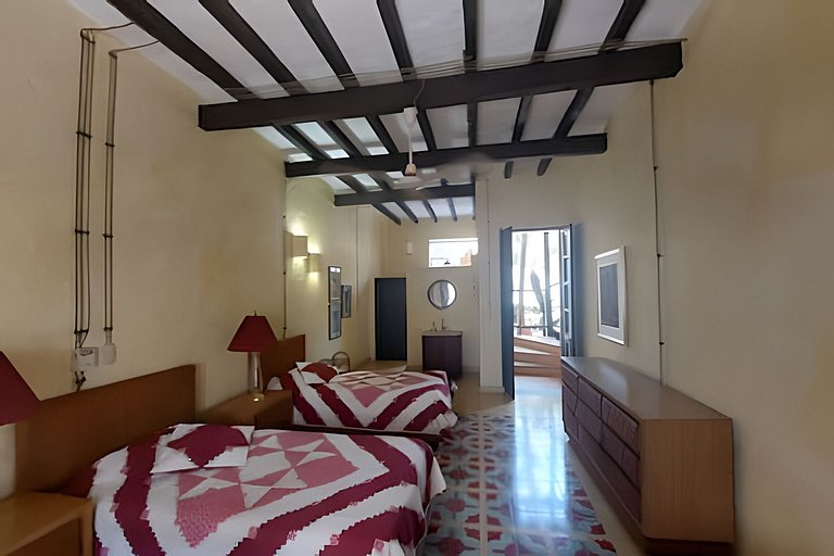 Casa en Cauca Viejo con piscina, jacuzzi y turco