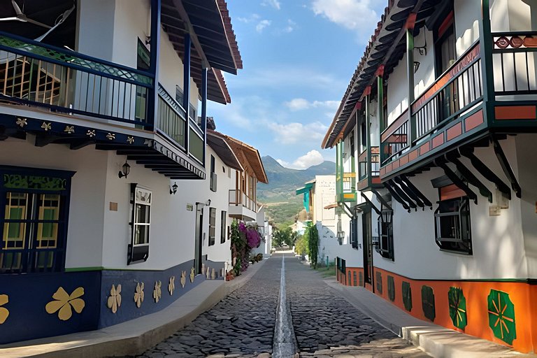 Casa en Cauca Viejo con piscina, jacuzzi y turco