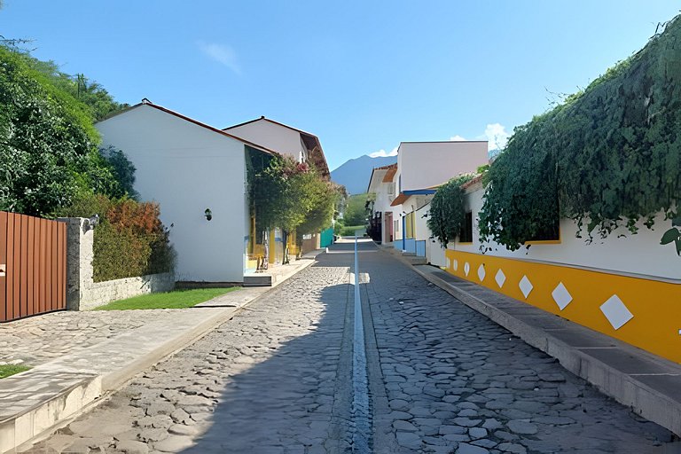 Casa en Cauca Viejo con piscina, jacuzzi y turco
