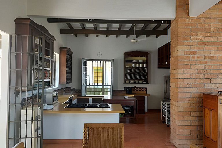 Casa en Cauca Viejo con piscina, jacuzzi y turco