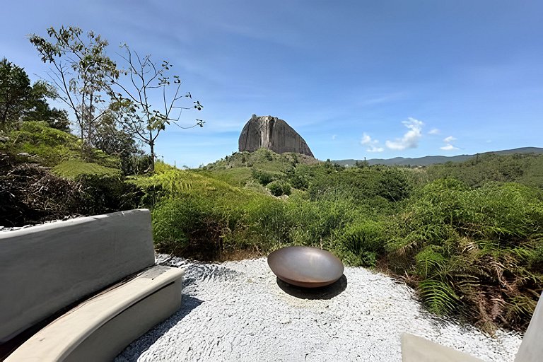 Cabaña romantica con jacuzzi frente a la represa