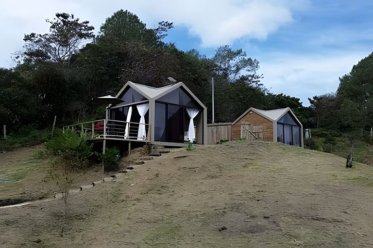 Cabaña romantica con jacuzzi frente a la represa