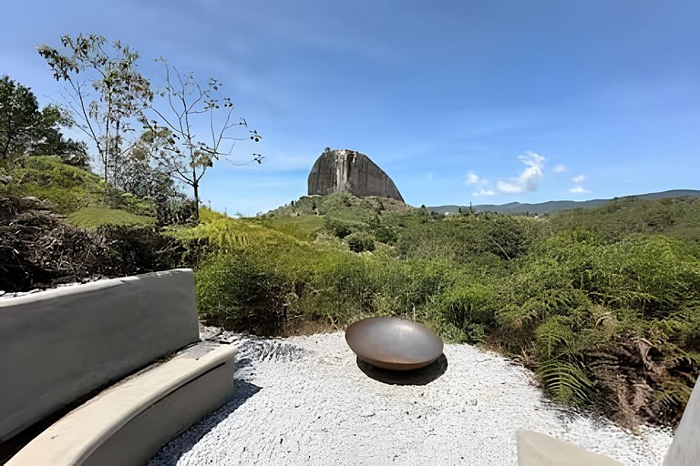 Cabaña romantica con jacuzzi frente a la represa