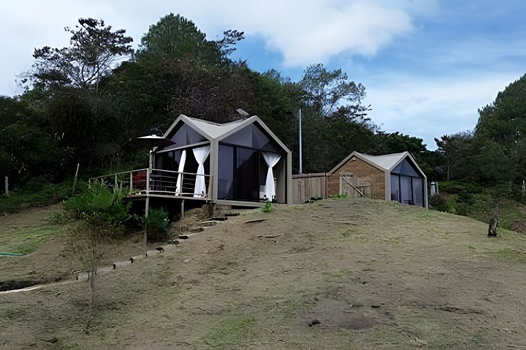 Cabaña romantica con jacuzzi frente a la represa