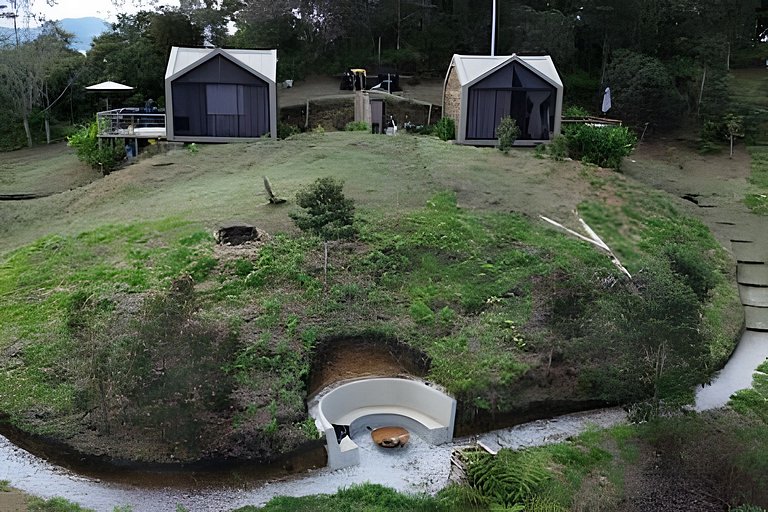 Cabaña romantica con jacuzzi frente a la represa